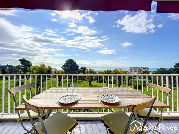 Grand 3 pièces | Vue mer | Pièce de vie de 42 m²