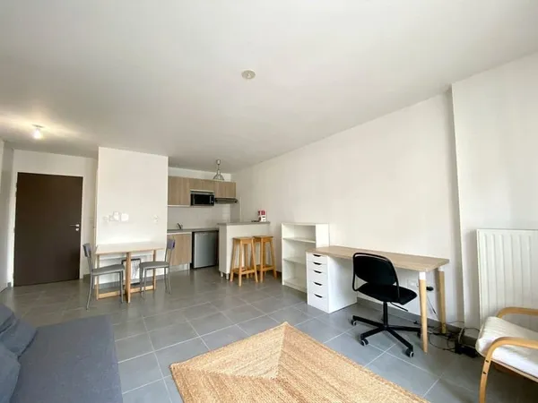 Appartement * 38 M² * 44000 Nantes * 485 * 25 * 510