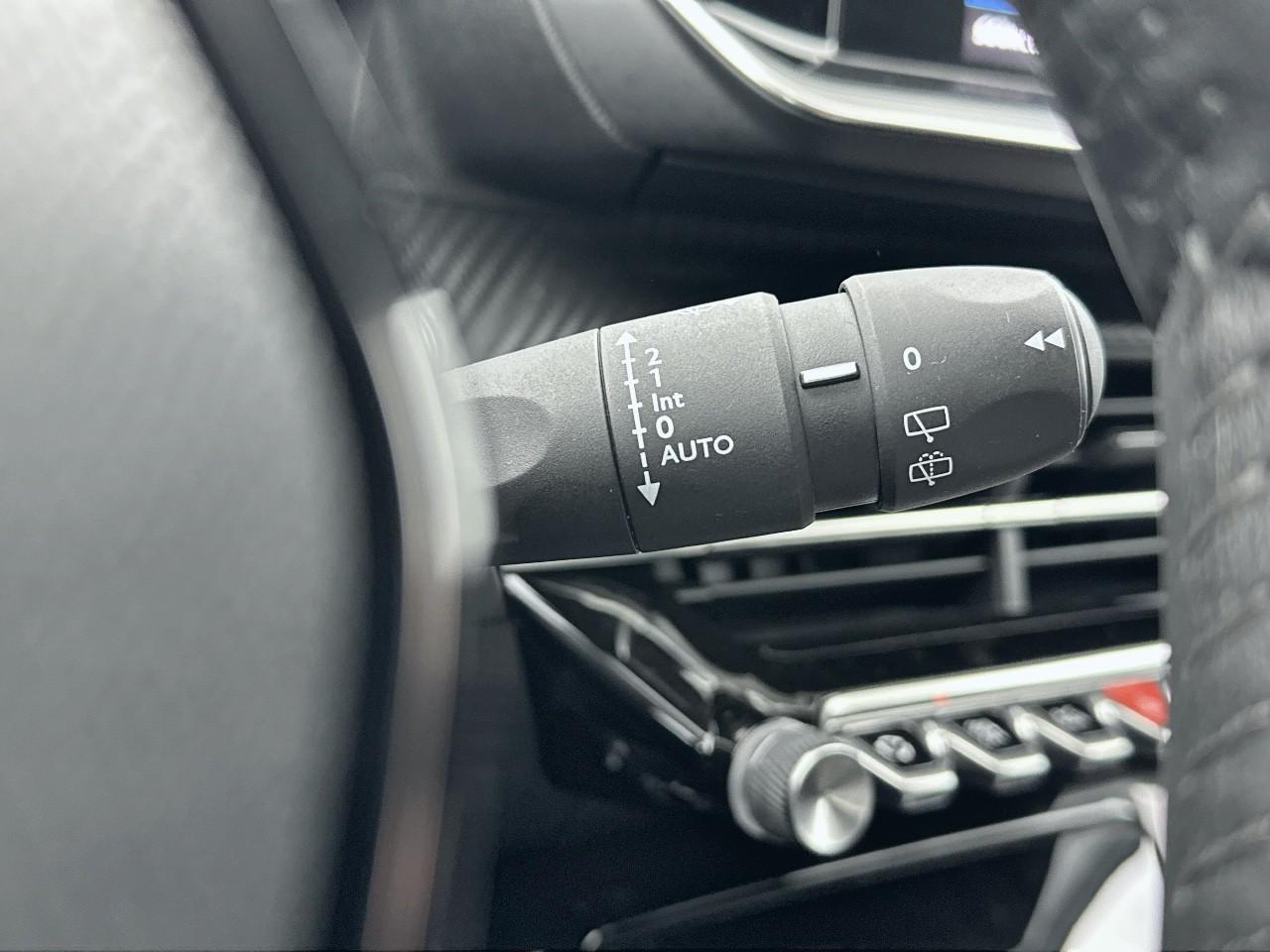 Peugeot 2008 puretech 100 s&s bvm6 allure — photo 18