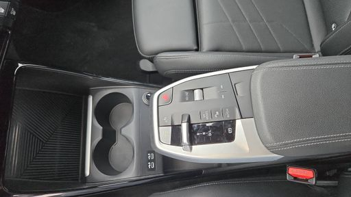 BMW Serie 2 Active Tourer 218i 136 BVA - Luxury – 2023 – 85769 km – Essence – Boîte Automatique — photo 9