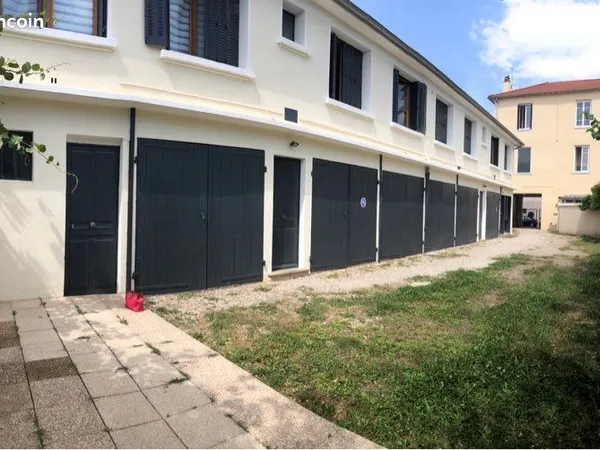 Garage de plain pied secteur Montchat Lyon 3