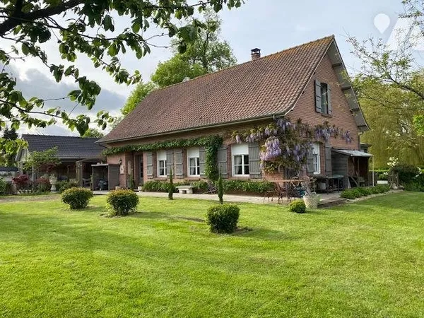 Maison 8 pièces 293 m²