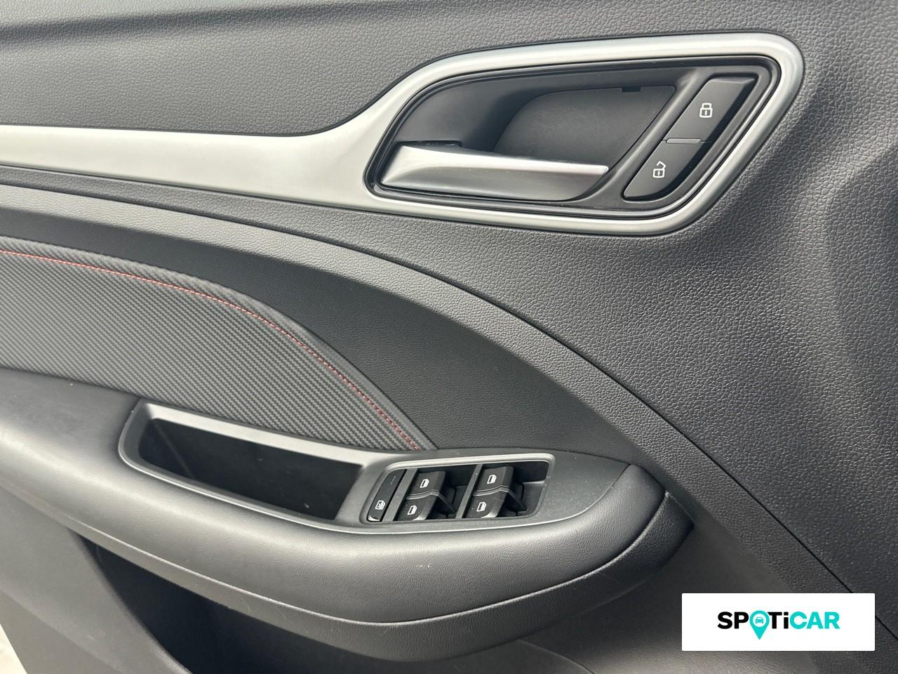 Mg Zs ev 156ch - 70kwh luxury — photo 17