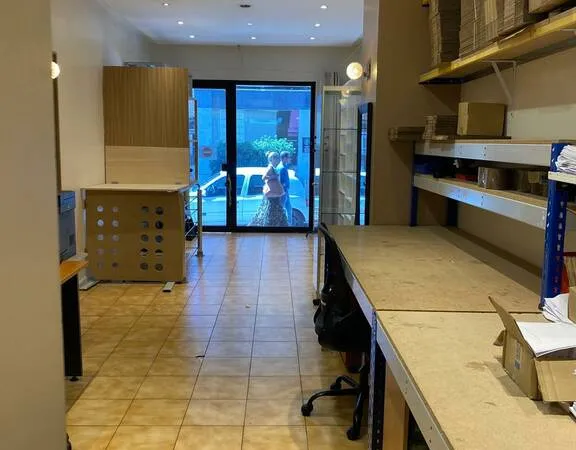 Local commercial 2 pièces 42 m²