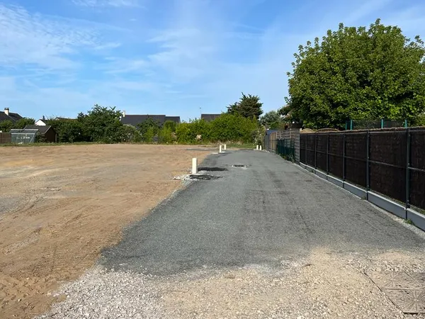 Terrain constructibe libre de constructeur à Loire Authion de 343 m2