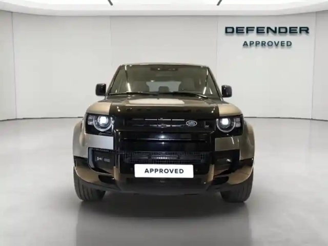 Land Rover Defender 110 2.0 p300e phev x — photo 25