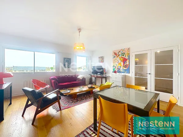 APPARTEMENT DERNIER ÉTAGE VUE PANORAMIQUE SUR SAINT-BRIEUC GARAGE FERMÉ