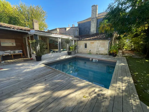 Maison 6 pièces 273 m²