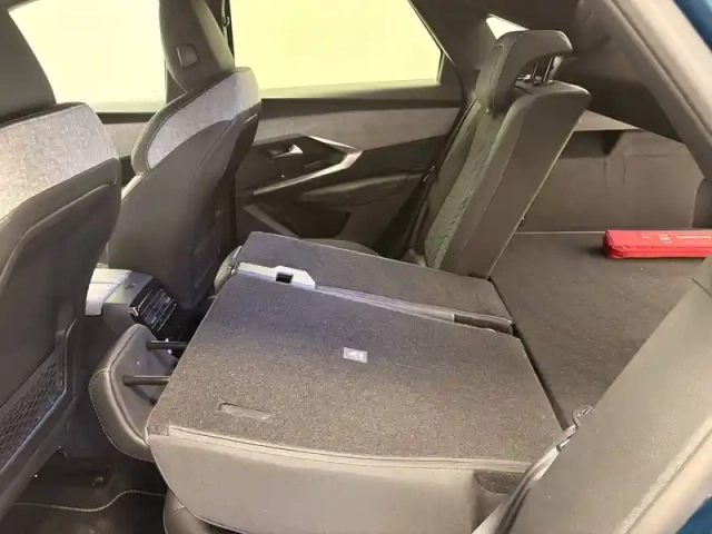Peugeot 3008 hybrid 145 e-dcs6 — photo 40
