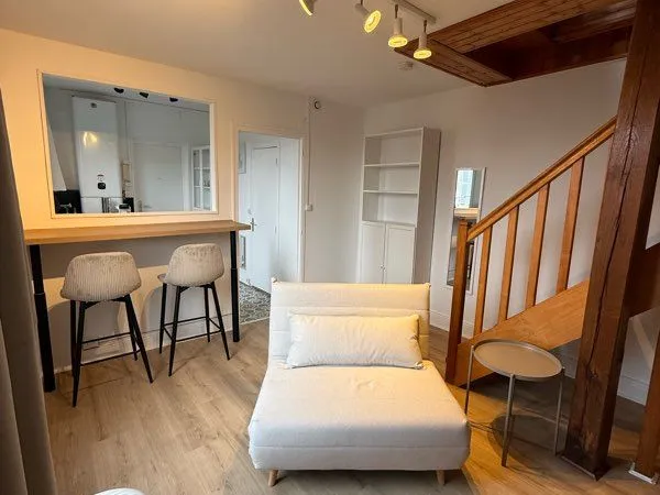 Charmant T2 Duplex meublé rénové - Hyper-centre Orléans - Calme