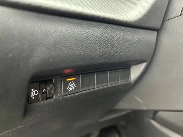 Peugeot 208 puretech 75 s&amp;s bvm5 — photo 25