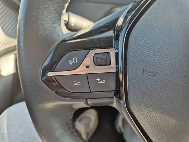 Peugeot 2008 puretech 100 s&amp;s bvm6 — photo 45