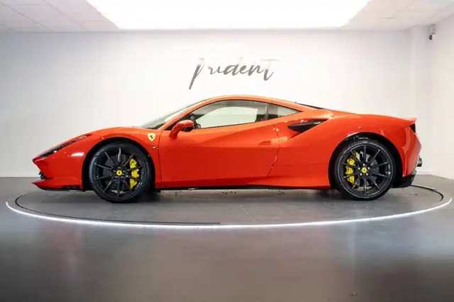 Ferrari F8 tributo 3.9  v8 biturbo 720ch — photo 8