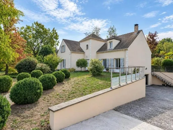 Maison 8 pièces 201 m²