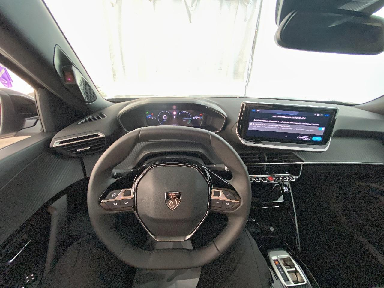 Peugeot 2008 hybrid 145 ch e-dcs6 allure — photo 12