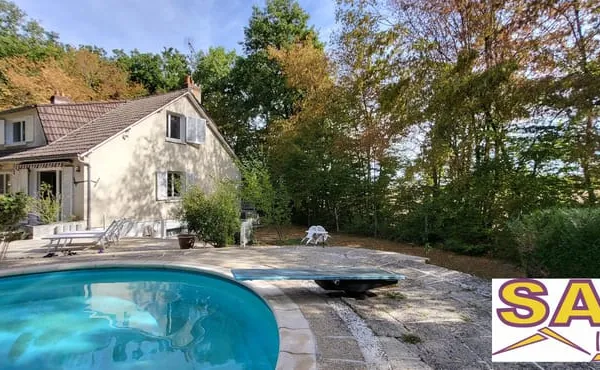 Maison 5 chambres avec sous-sol et piscine