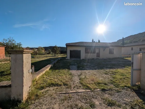 Loue maison à FEUILLA