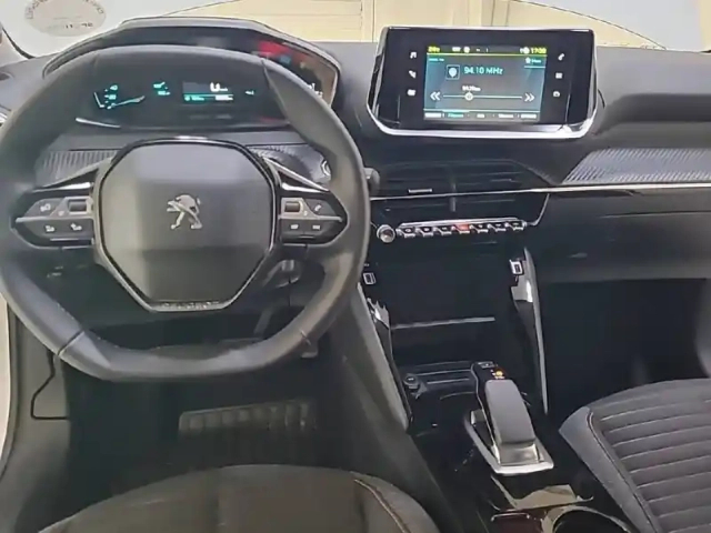 Peugeot 208 electrique 50 kwh 136ch — photo 8