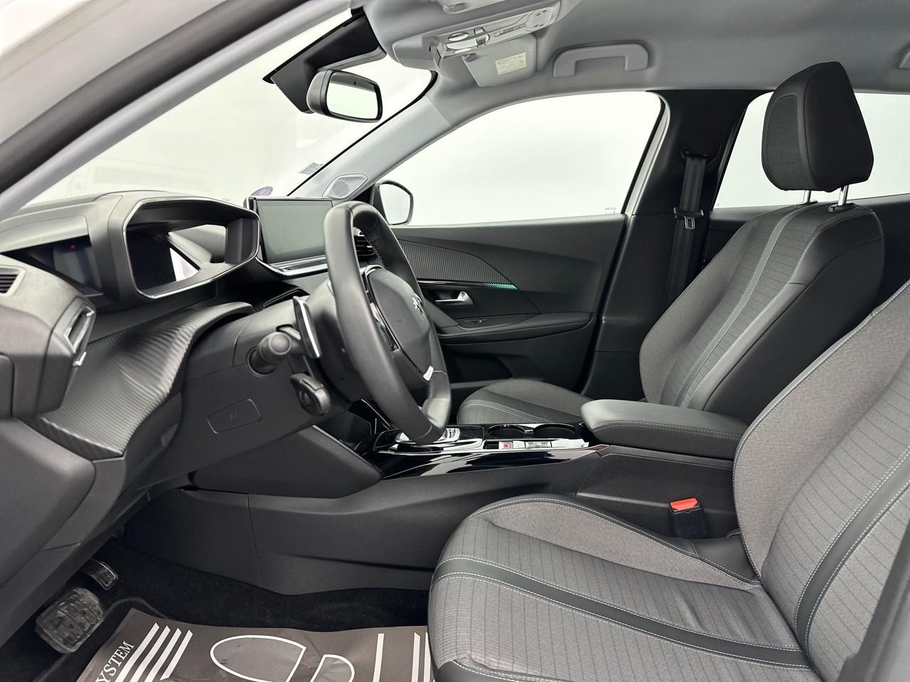 Peugeot 2008 puretech 130 s&s eat8 allure business — photo 9