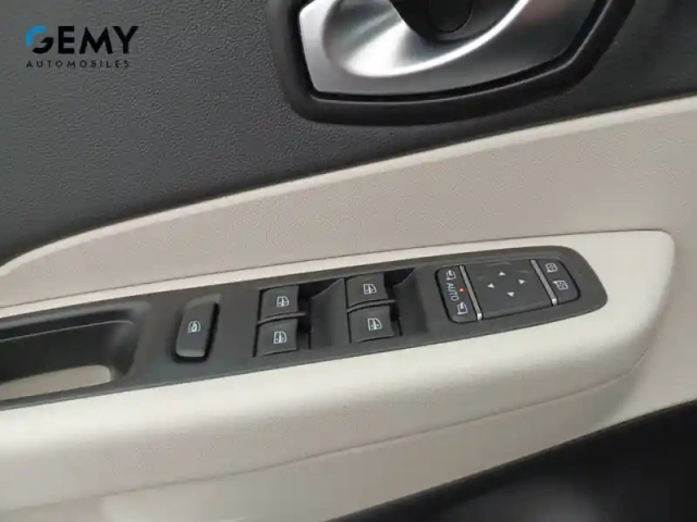 Renault Captur tce 150 fap edc — photo 31