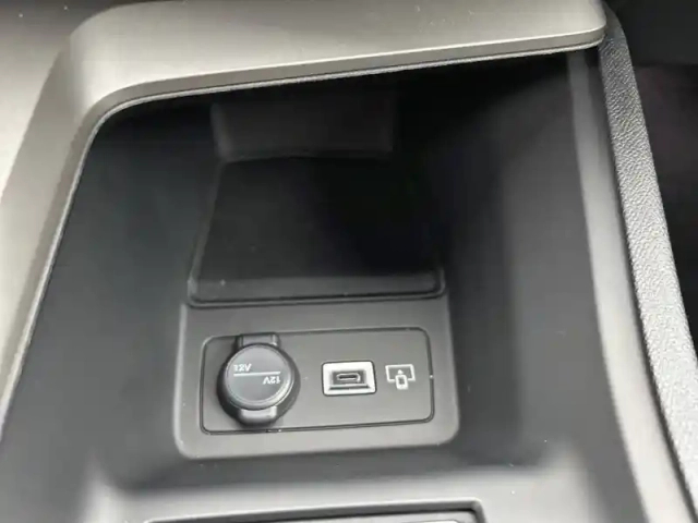 Peugeot 308 hybrid 145 e-dcs6 — photo 52