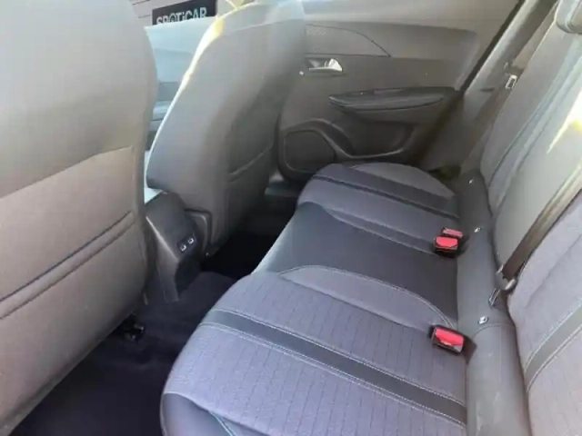 Peugeot 2008 1.2 puretech 100ch s&amp;s allure — photo 10