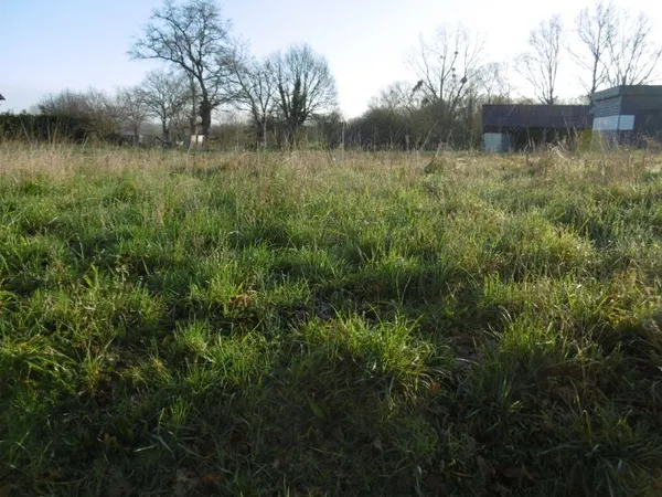 A saisir rapidement terrain constructible de 1816 m2