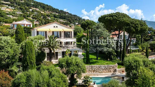 Villa 7 pièces 258 m²