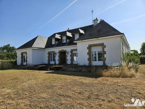 Maison 8 pièces 236 m²