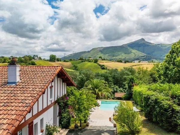 Maison 7 pièces 220 m²