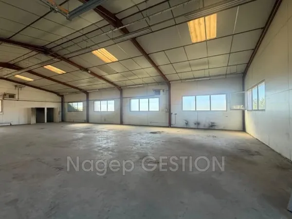 Local commercial 280 m²