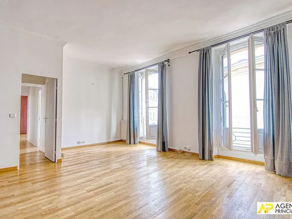 Versailles Notre-Dame Appartement 3 pièces 66,42 m² situé au 1er étage avec cave