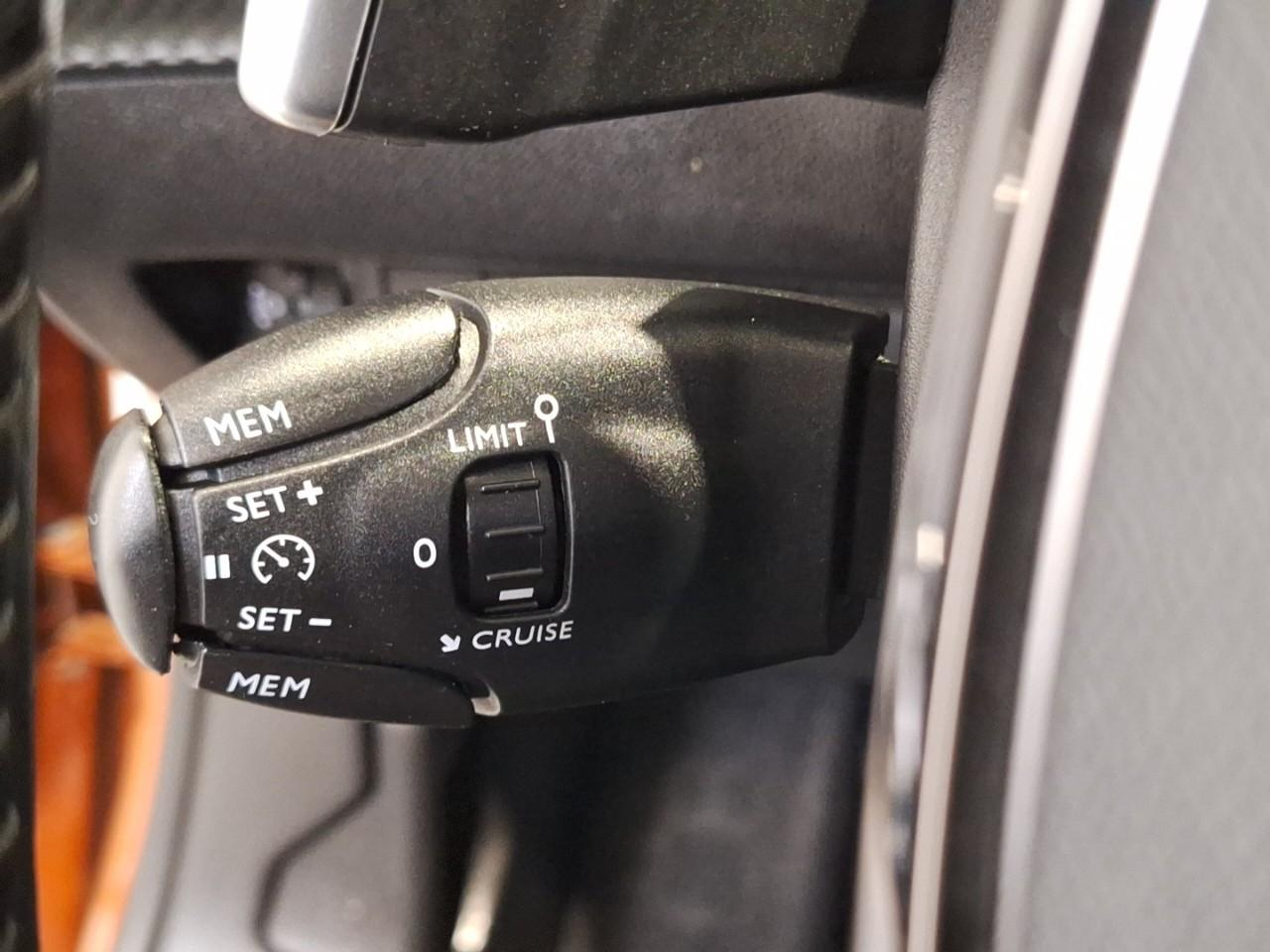 Peugeot 2008 bluehdi 130 s&s eat8 allure business — photo 19