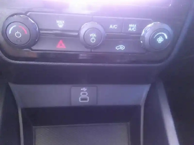 Ford Ranger 2.0 ecoblue 170ch stop&amp;start super cab xlt 4x4 — photo 13