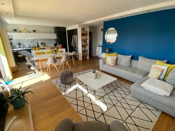 Vends appartement 75m² T3 climatisé en étage élevé