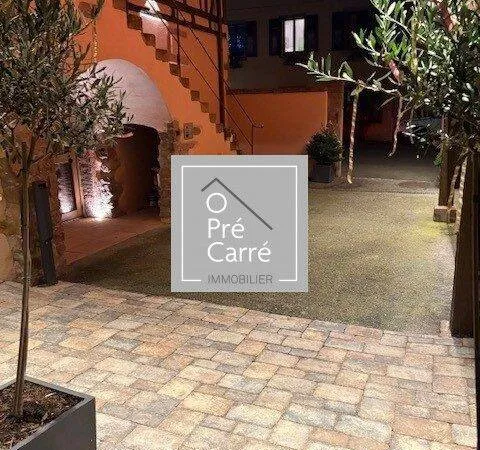 Local commercial 151 m²