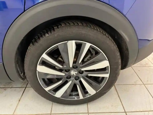 Peugeot 3008 hybrid 225ch gt line e-eat8 10cv — photo 5