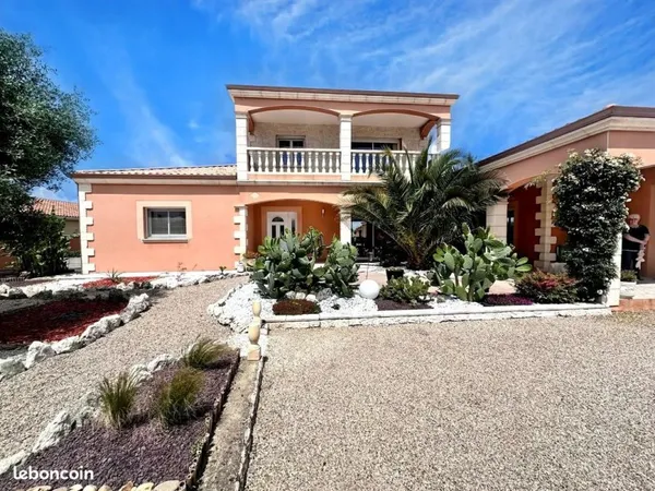 Villa 6 pièces 220 m²