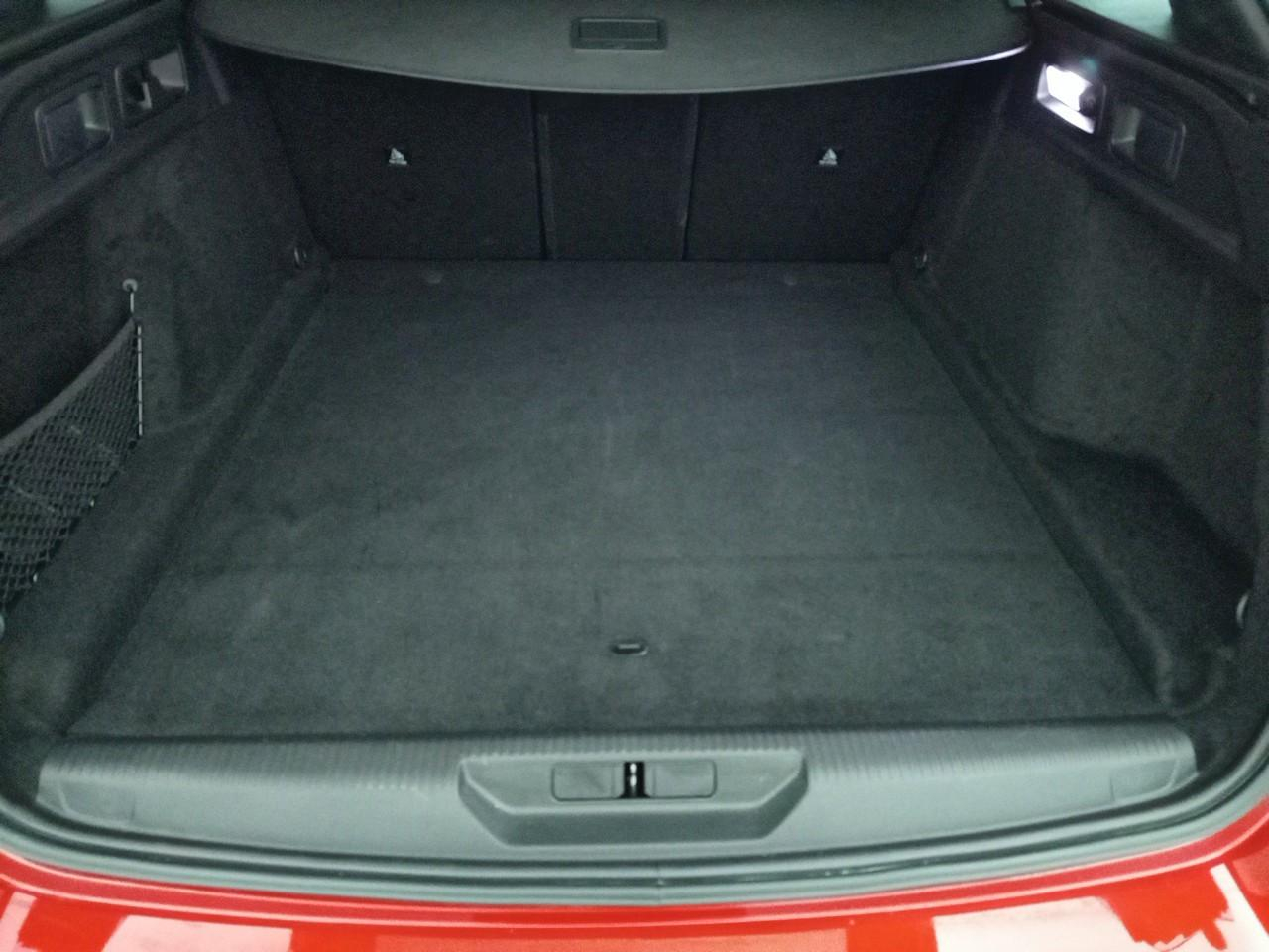 Peugeot 308 sw phev 180 e-eat8 allure — photo 14