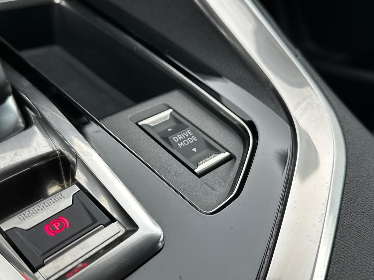 Peugeot 3008 hybrid 225 e-eat8 allure pack — photo 34