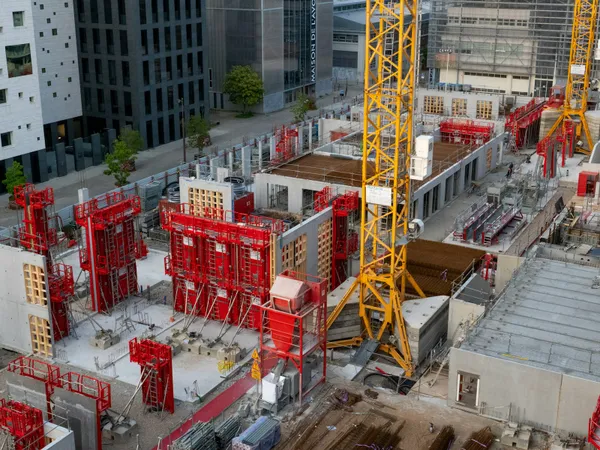 Le bail à construction : construire sur le terrain d'autrui contre remise des bâtiments en fin de bail — le guide 2026