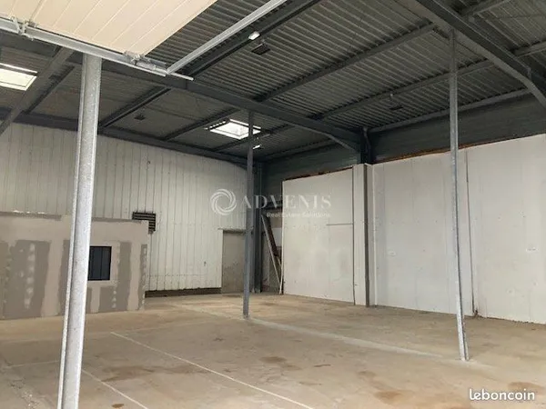 Local d'activité 350 m²