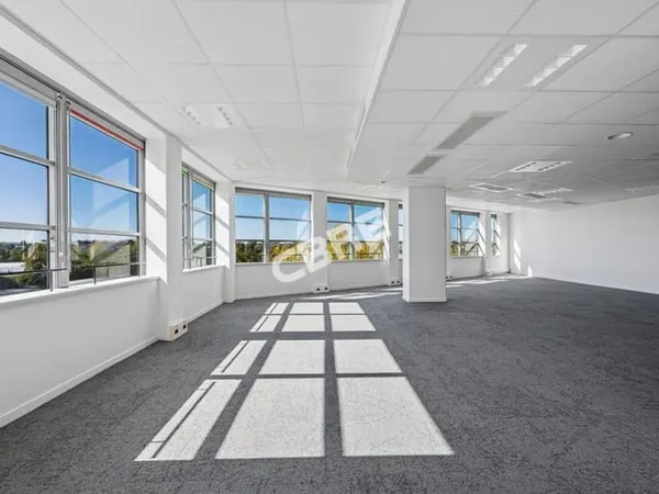 Bureaux 886 m²