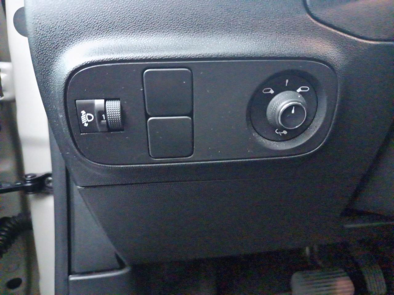 Citroën C3 puretech 110 s&s eat6 shine — photo 27