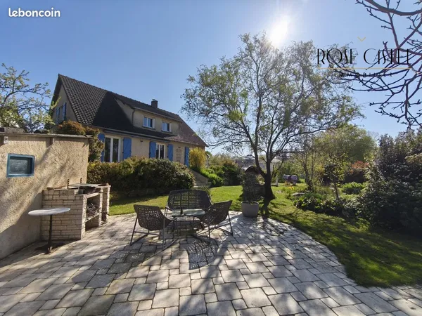 Maison 8 pièces 158 m²
