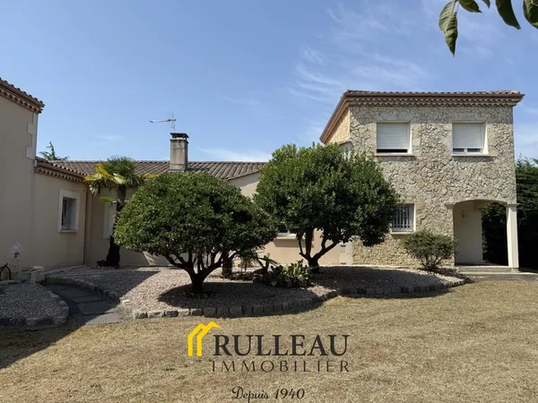 VILLA 4 CHAMBRES PROCHE TOUTES COMMODITES- ENVIRONNEMENT CAL