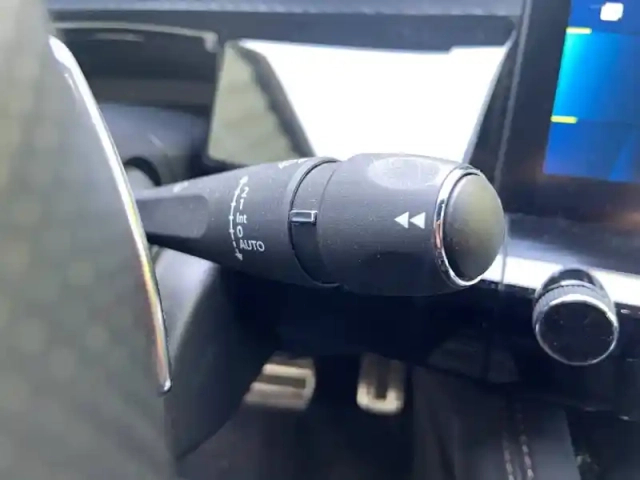 Peugeot 508 hybrid 225 e-eat8 — photo 23