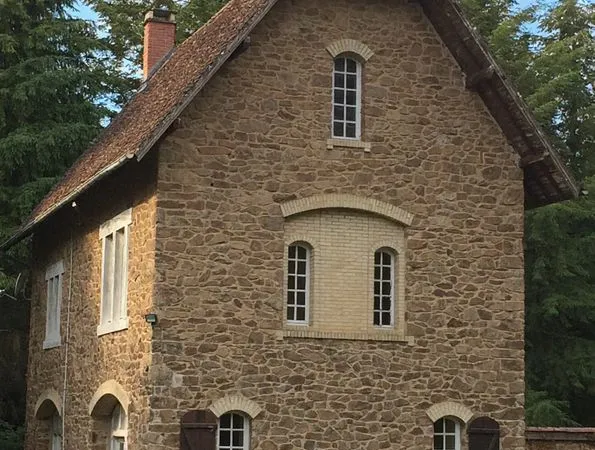 Maison individuelle T5 avec jardin et dépendance