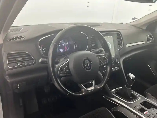 Renault Megane mégane iv berline tce 140 energy — photo 19