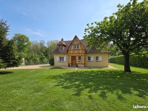 Maison traditionnelle 124 m² avec piscine / 12 min de Bernay